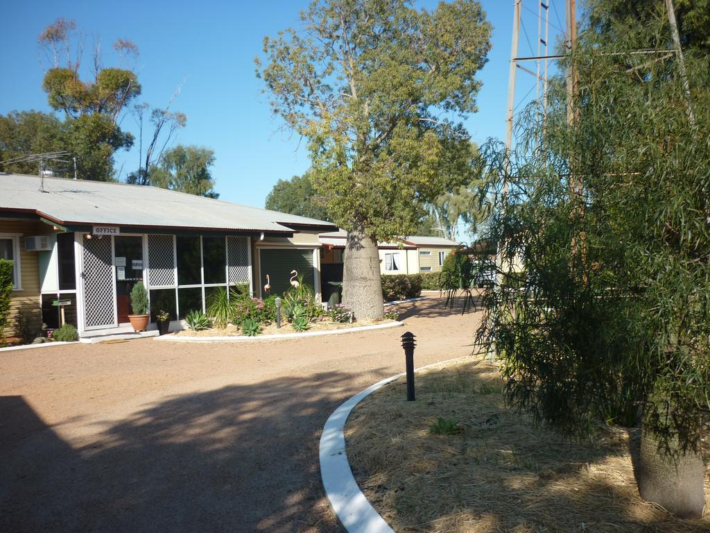 Мотель Roma Aussie Tourist Park Экстерьер фото